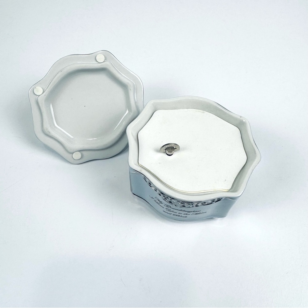 The Bradford Exchange Silver Moonlight Music Box Granddaughter I Love You Gift - Picture 7 of 9